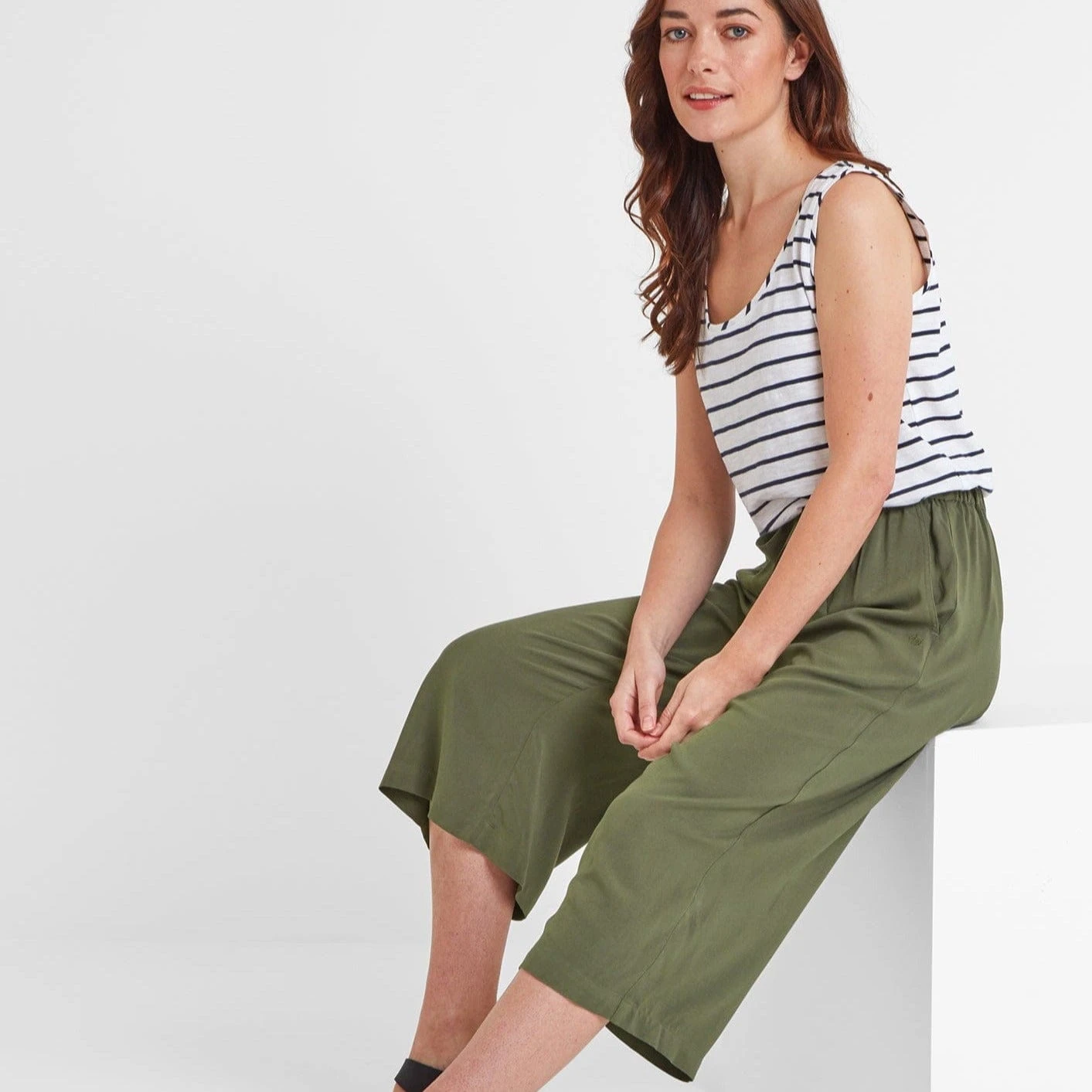 Cassie Womens Wide Leg Cropped Trousers - Khaki